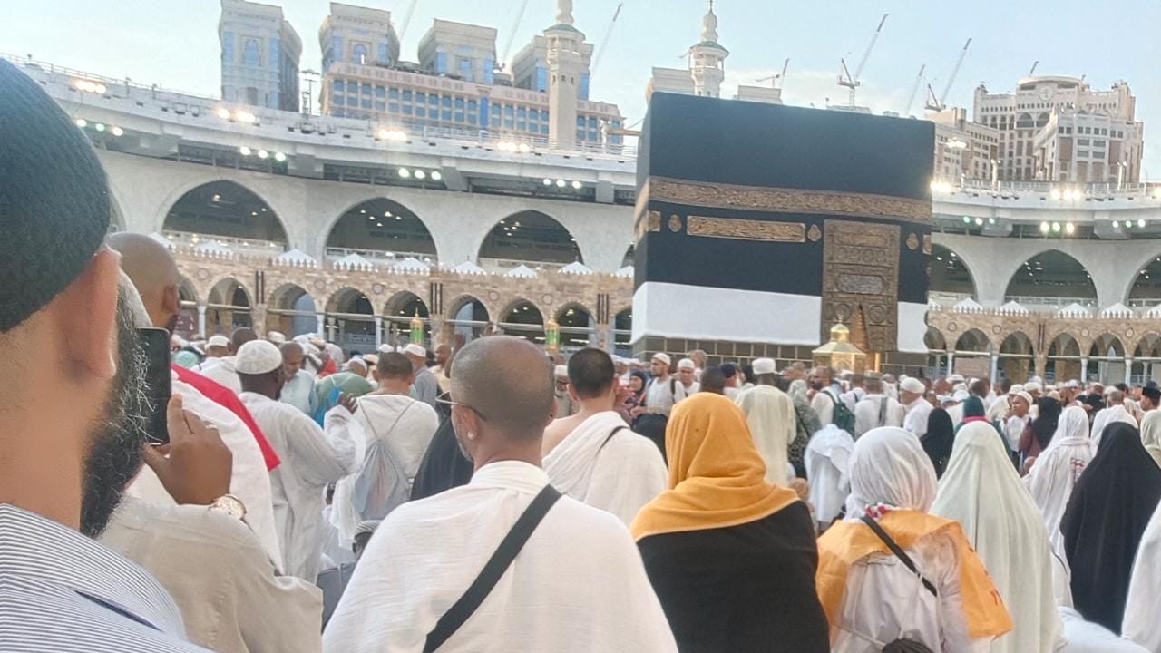 Ramai Transgender Umrah Berbusana Muslimah, Apa Hukumnya? Ini Penjelasan Komisi Fatwa