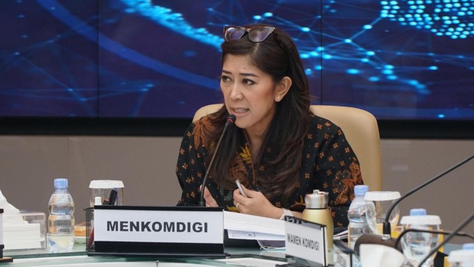 Menkomdigi Nonaktifkan 11 Pegawai yang Terlibat Kasus Hukum