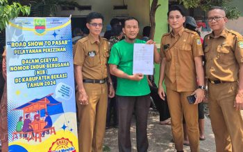 Mudahkan Pelaku Usaha Miliki NIB, DPMPTSP Bersama Dinas Perdagangan Roadshow ke 12 Pasar di Kabupaten Bekasi