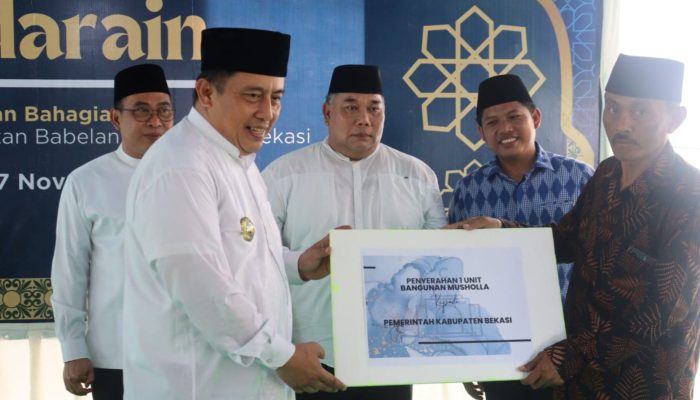 Pj Bupati Dedy Supriyadi Resmikan Mushola Sa’adatuddarain Kelurahan Bahagia