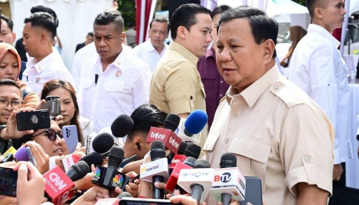 Presiden Prabowo Gunakan Hak Pilih di TPS 008 Desa Bojongkoneng