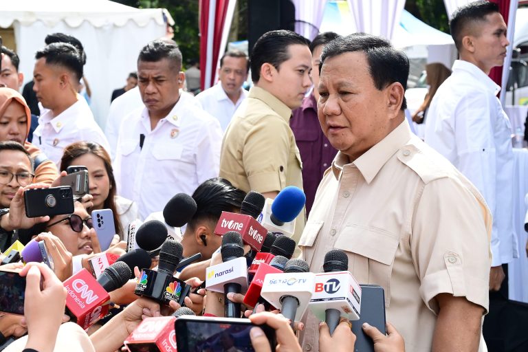 Presiden Prabowo Gunakan Hak Pilih di TPS 008 Desa Bojongkoneng