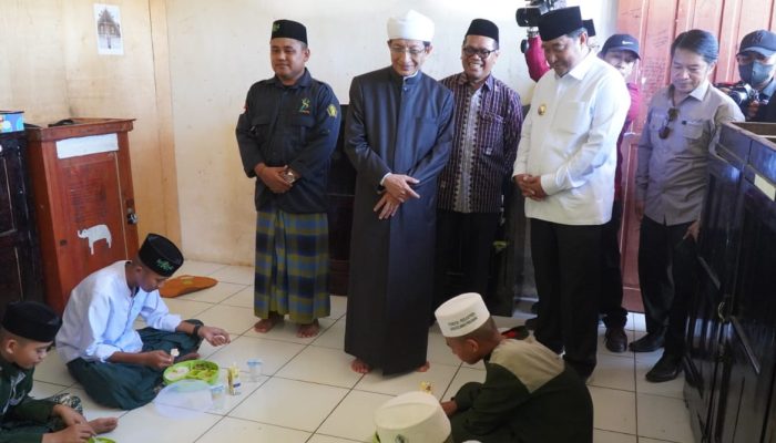 Tinjau Simulasi MBG bagi Santri, Menag: Tidak Ada Beda, Semua Dapat Makan Gratis