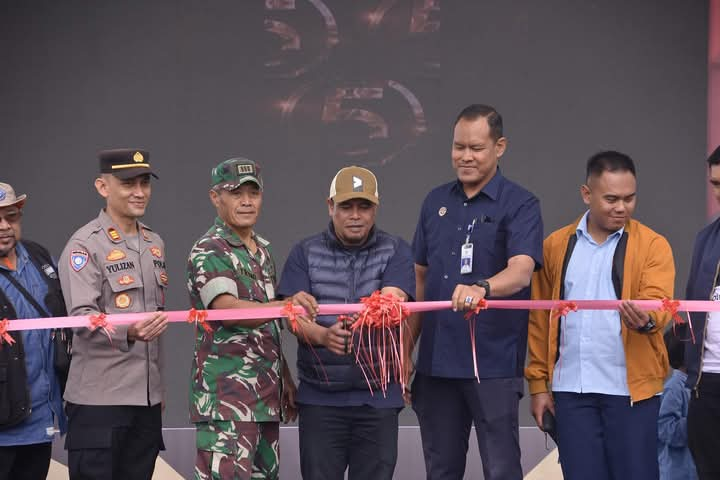 Buka Acara Car Meet Up se-Sumatera Pj. Sekda : Komunitas Mobil Pelopor Keselamatan Berlalu Lintas.