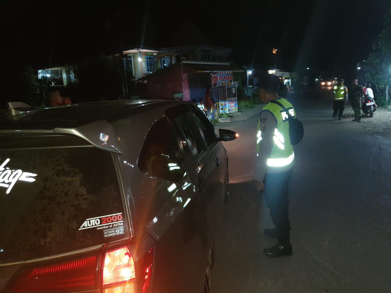 Polsek Penukal Abab Bersama TNI Menggelar Kegiatan Rutin Yang Ditingkatkan (KRYD) Gabungan di Wilayah Hukumnya