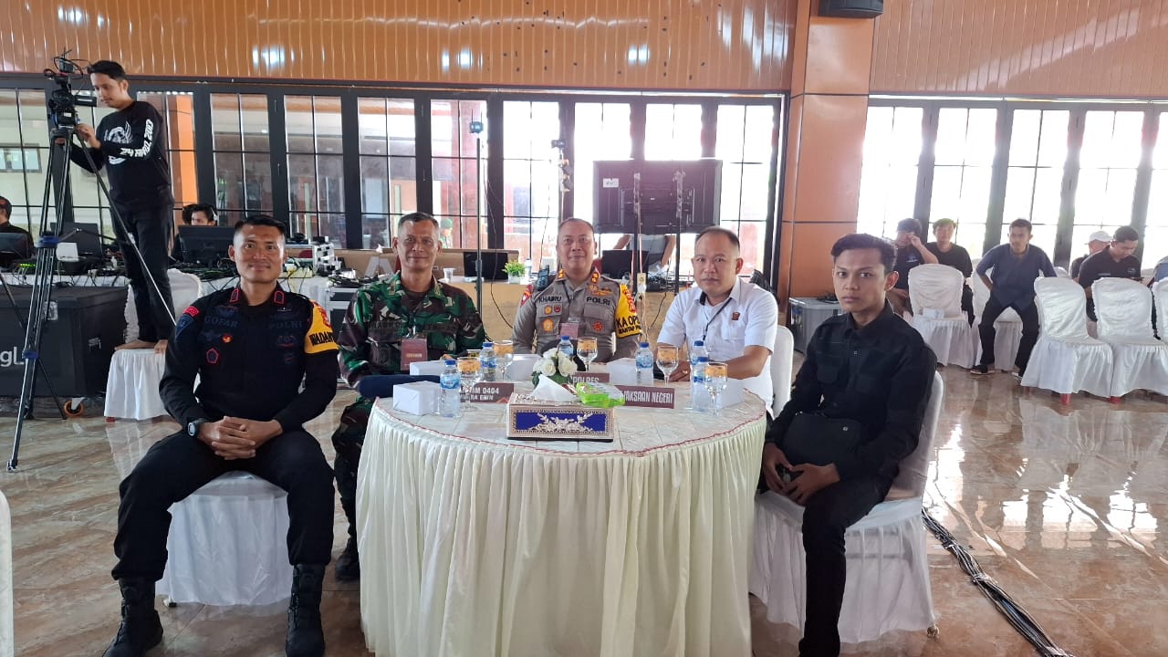 Kapolres PALI, AKBP Khairu Nasrudin, S.I.K., M.H., Memimpin Langsung Pengamanan Rapat Pleno Terbuka Rekapitulasi Perolehan Suara Pemilihan Gubernur dan Wakil Gubernur Sumsel, Serta Bupati dan Wakil Bupati Kabupaten PALI Tahun 2024