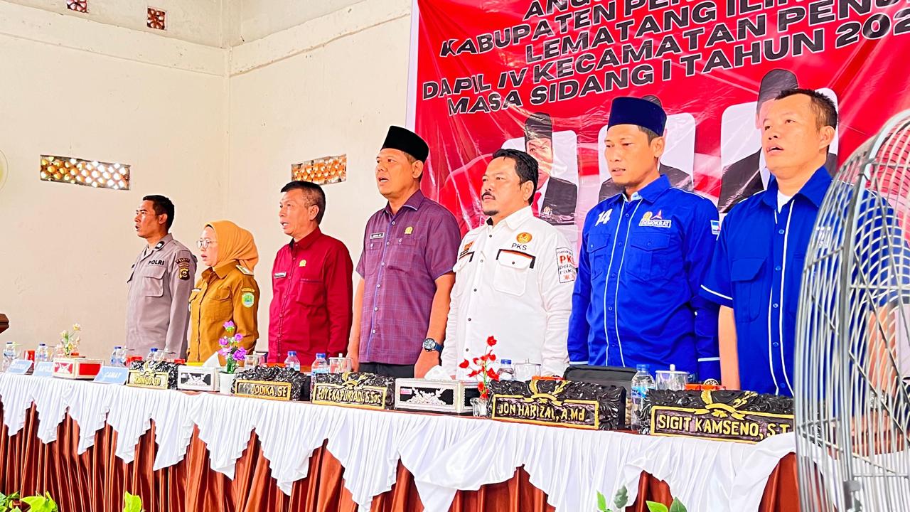 Pimpinan dan Anggota DPRD Kabupaten PALI Daerah Pemilihan (Dapil) IV Melaksanakan Reses Tahap II Masa Sidang I Tahun 2024 di Aula Kantor Camat Penukal