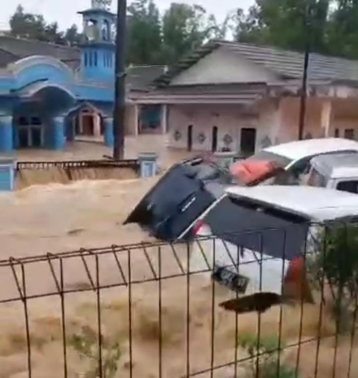 Gelombang Cuaca Ekstrem Picu Bencana Banjir, Longsor, dan Pergerakan Tanah di Sukabumi