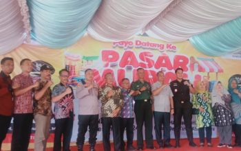 Melalui Dinas Perindustrian dan Perdagangan (Disperindag) Menggelar Pasar Murah di Halaman Kantor Kepala Desa Tanah Abang Utara