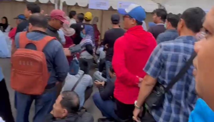 Puluhan Warga Kecewa, Layanan Perpanjangan SIM di Acara Botram Gagal Dilaksanakan