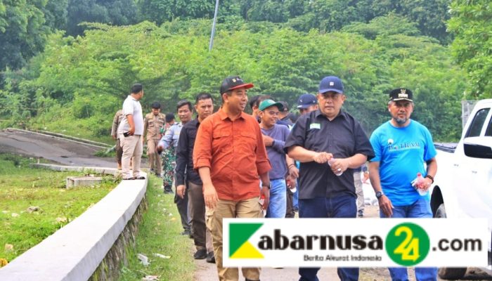 Pj Bupati Bekasi Tinjau Lokasi Longsor di Desa Sukaresmi Cikarang Selatan