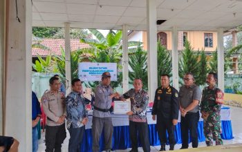 Polsek Tanah Abang MenghadIri Pelaksanaan Lelang Lebak Lebung Sungai dan Suak di Kantor Camat