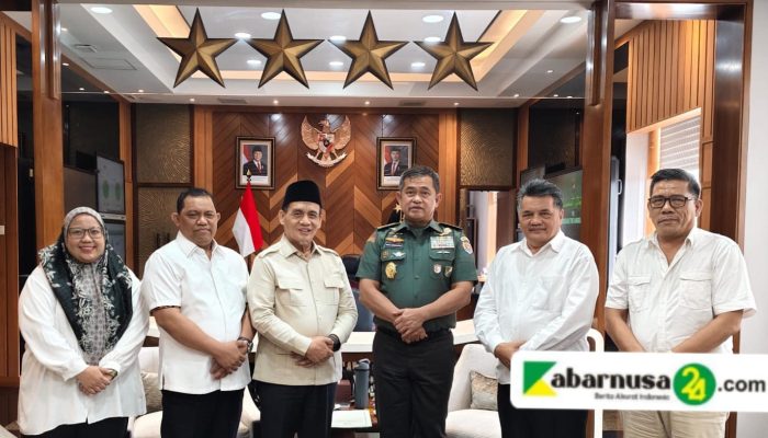 Temui KASAD, Wamenag Tegaskan Komitmen Tambah Petugas Haji dari TNI