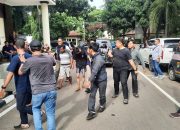 Unit Resmob Polres Metro Bekasi Amankan Dua Pelaku Jambret Yang Viral di Cikarang Utara