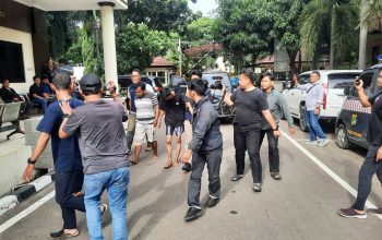 Unit Resmob Polres Metro Bekasi Amankan Dua Pelaku Jambret Yang Viral di Cikarang Utara