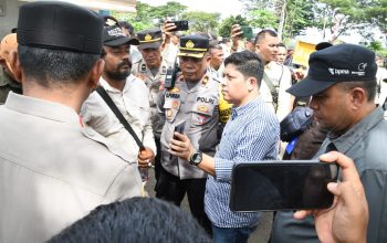 Kabag Ops Polres Aceh Timur Mediasi Pengunjuk Rasa dengan Perusahaan