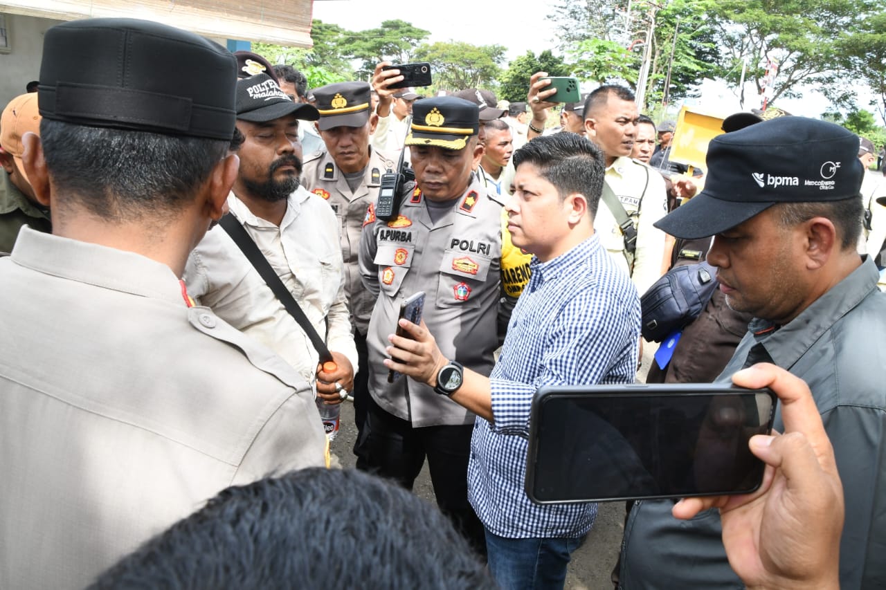 Kabag Ops Polres Aceh Timur Mediasi Pengunjuk Rasa dengan Perusahaan