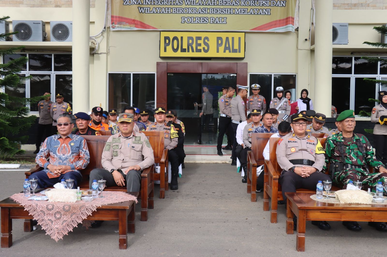 Kepolisian Resor PALI Menggelar Apel Pasukan Operasi Lilin Musi, Selengkapnya buka link. 👇👇