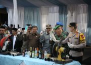 Satpol PP Garut Beserta Tim Gabungan Berhasil Amankan 2563 Botol Miras di Garut Selatan.