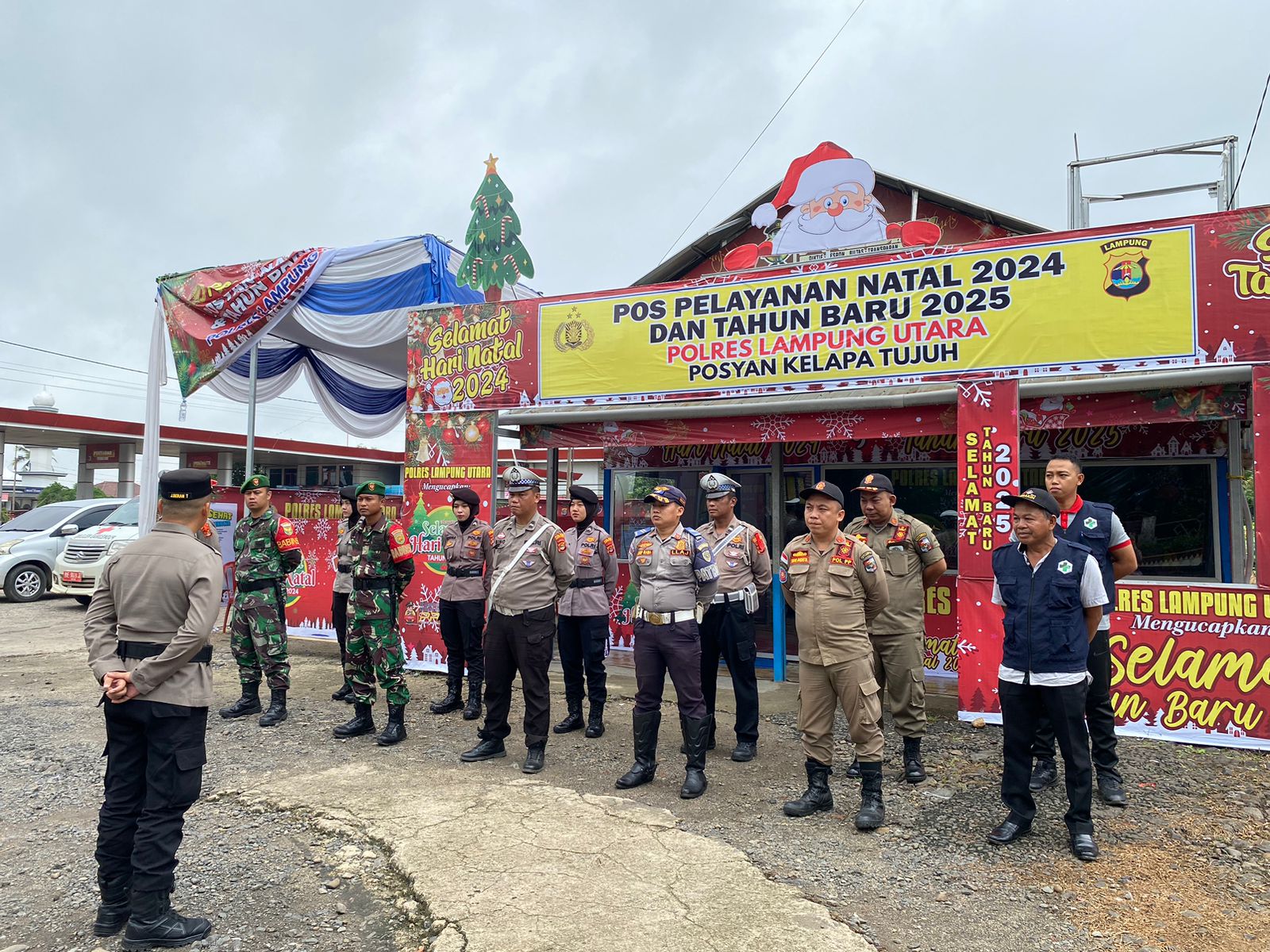 Beri Pelayanan Optimal Nataru,Personel Polres lampung utara Disiagakan di Pos Yan dan Pos Pam