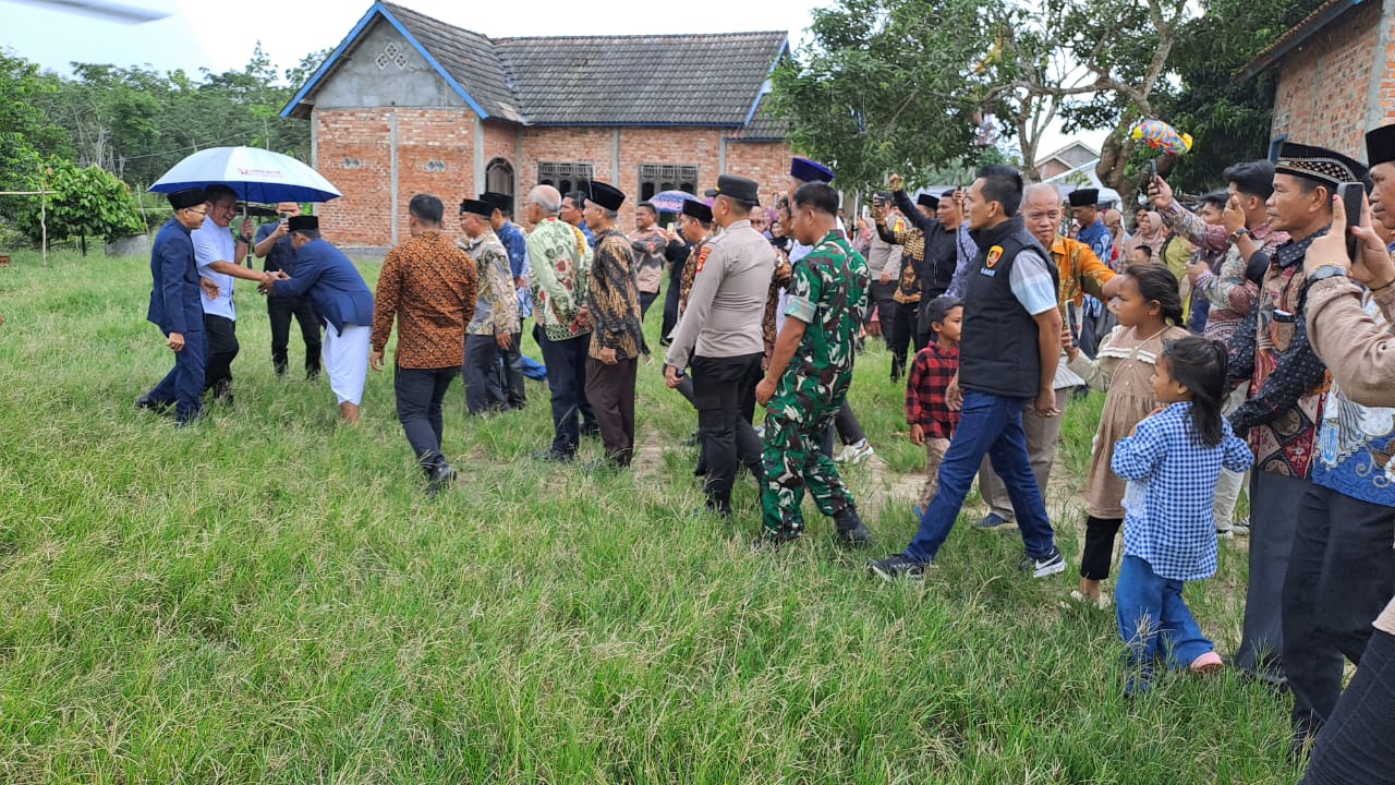 Gubernur Terpilih 2025-2030, Herman Deru Berkunjung Ke Desa Lubuk Tampui Berlangsung Lancar dan Aman