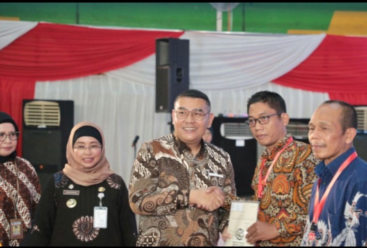 Petani dan Nelayan di Kabupaten Batang Peroleh Sertipikat Elektronik: Terima Kasih Sudah Memberi Kemudahan