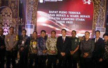 Pj, Bupati Lampung Utara Hadiri Rapat Pleno  Penetapan Bupati dan Wakil Bupati Terpilih