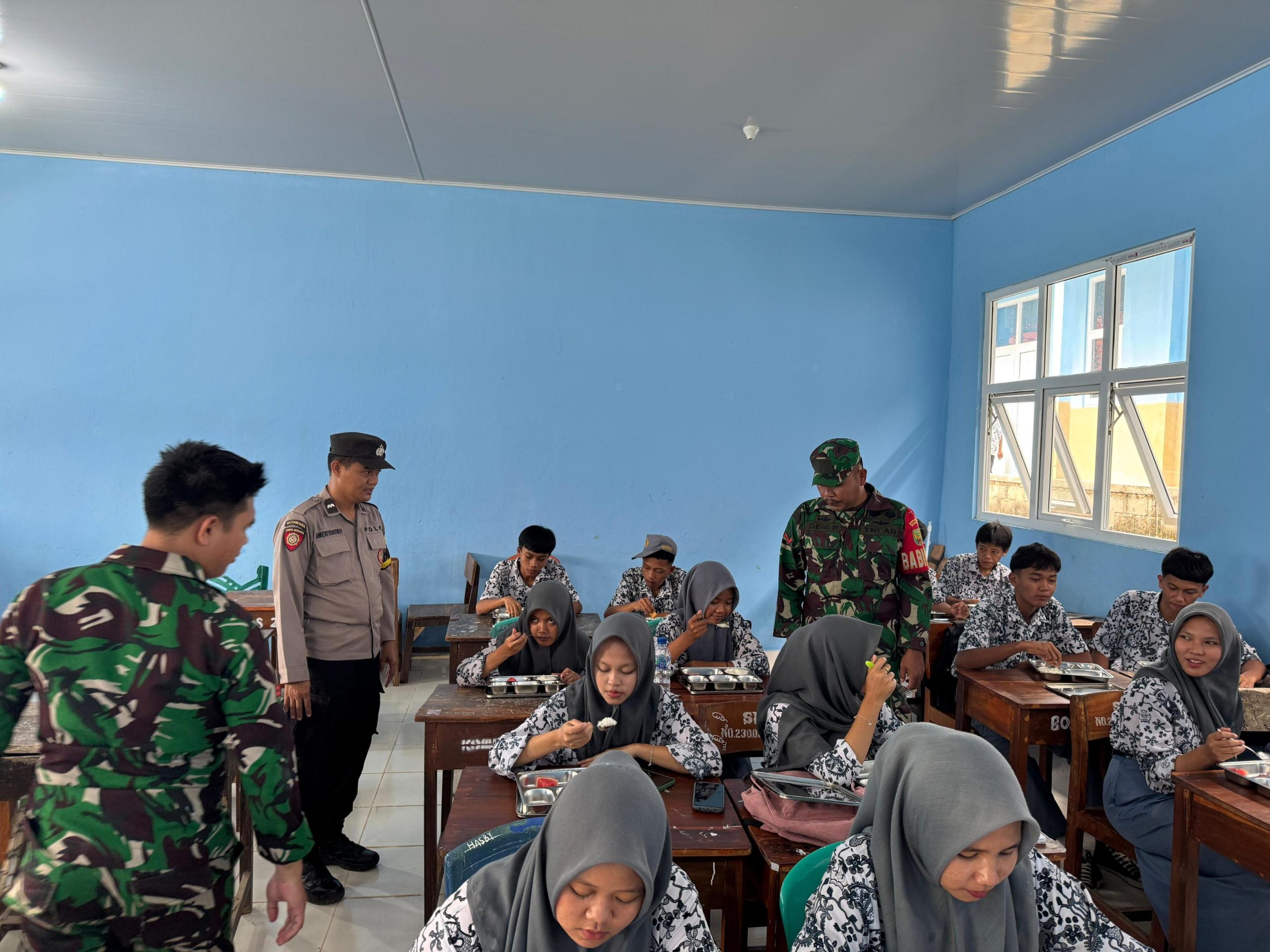 Polres Bersama TNI Pantau Langsung Program Makan Bergizi Gratis di Lampung Utara