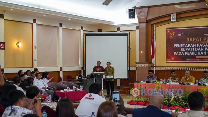 Bupati Karo Hadiri Rapat Pleno Terbuka Penetapan Pasangan Calon Terpilih Bupati dan Wakil Bupati Karo Periode 2025-2030