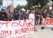 Puluhan Pemuda Cibarusah Lakukan Aksi Tolak Hasil Temu Karya Karang Taruna Kecamatan Cibarusah