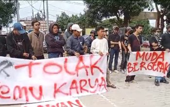 Puluhan Pemuda Cibarusah Lakukan Aksi Tolak Hasil Temu Karya Karang Taruna Kecamatan Cibarusah