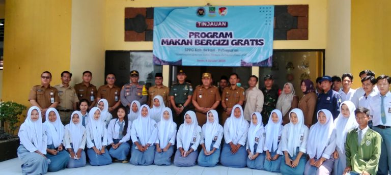 Program Makan Bergizi Gratis, PJ Bupati Bekasi Tinjau Langsung Pelaksanaan Uji Coba MBG