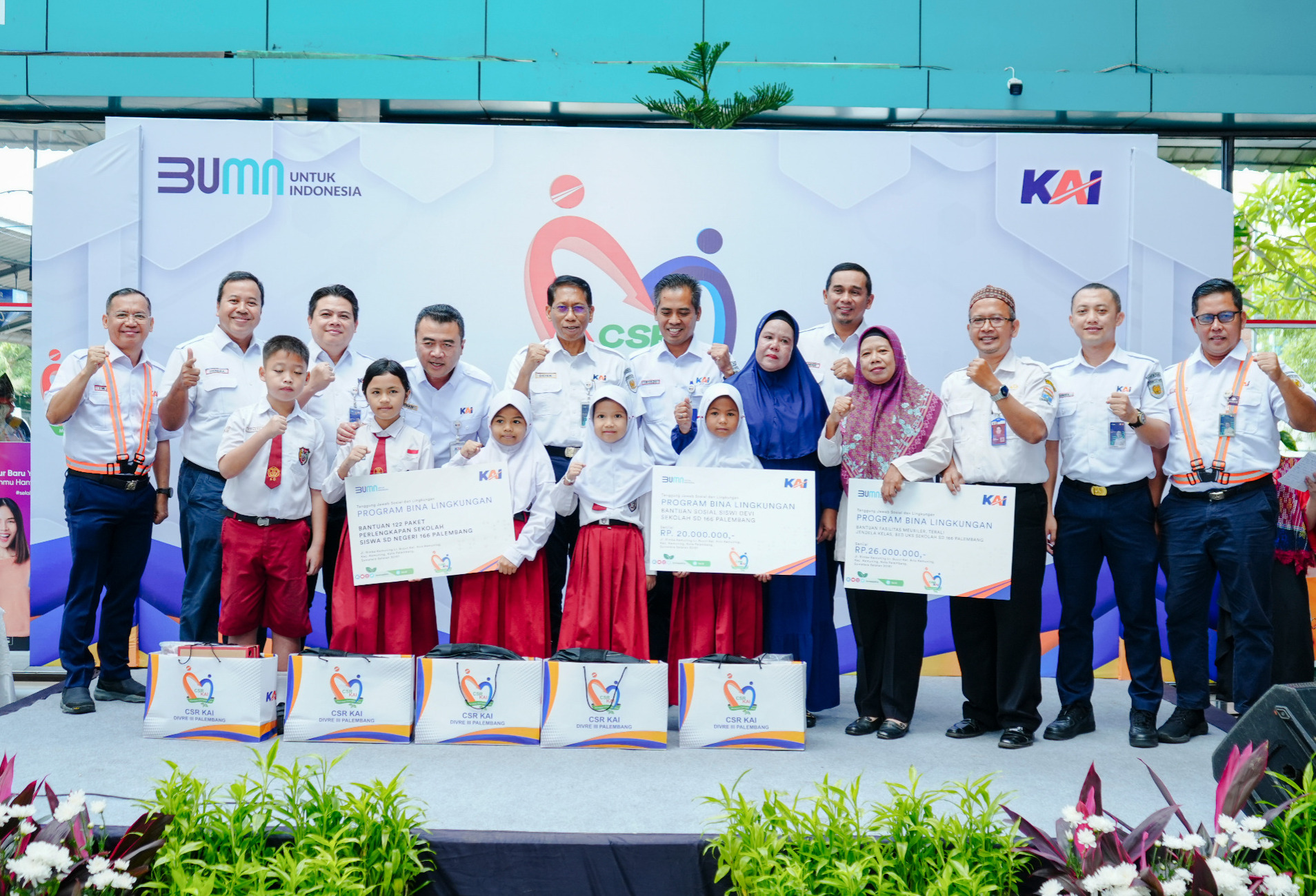 Peduli Terhadap Dunia Pendidikan, KAI Berikan Bantuan Untuk Siswa Kurang Mampu dan SDN 166 Palembang