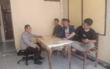 Polsek Penukal Abab Menggelar kegiatan Jum’at Curhat di Desa Prambatan