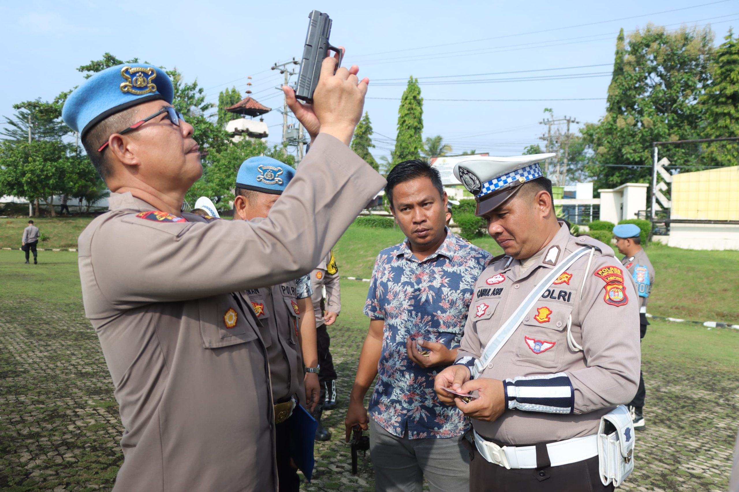 Secara Berkala , PJU Polres Lampung Utara Lakukan Pengecekan Senpi Dinas Pada Personel