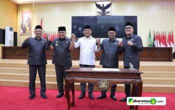 DPRD Gelar Paripurna Penetapan Ade Kuswara Kunang-Asep Surya Atmaja Sebagai Bupati dan Wakil Bupati Terpilih