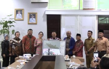 Pj Bupati Terima Data Desa Presisi Desa Mekarsari dari Pitaloka Foundation