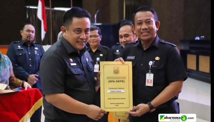 Serahkan DPA-SKPD 2025, Pj Bupati Bekasi Minta Perangkat Daerah Optimalkan Program Prioritas