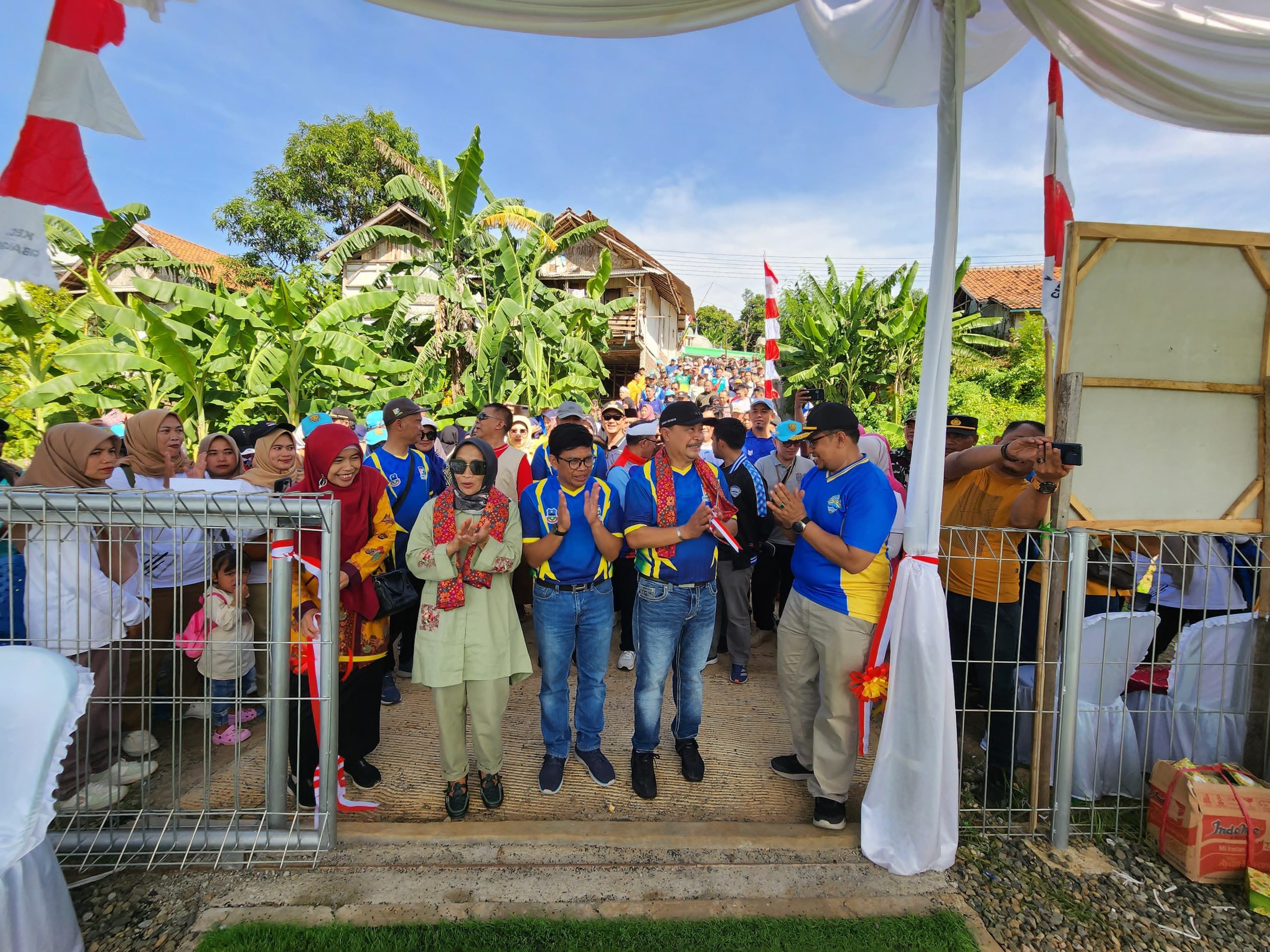 Pj. Bupati Garut Resmikan Lapangan Sepak Bola Cisanggiri Cibalong