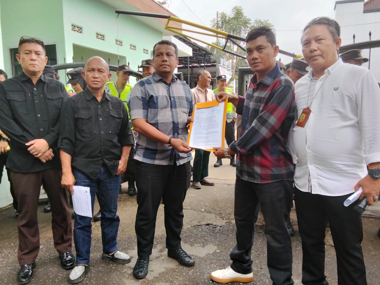 Massa LSM TPMHK Minta Kejaksaan Negeri Segera Proses Dugaan Tipidkor di Dinas Ketahanan Pangan dan Pertanian Kota Palembang.