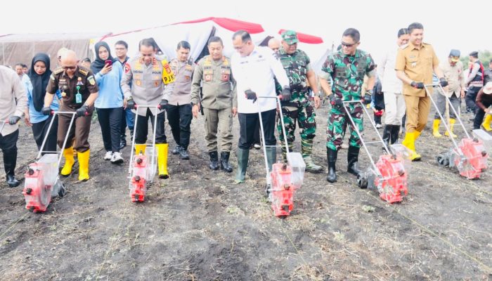 Polda Sumsel Gelar Penanaman Jagung Yang dipusatkan di OI, Dalam Program Tanam Jagung 1 Juta Hektar serentak se-Indonesia