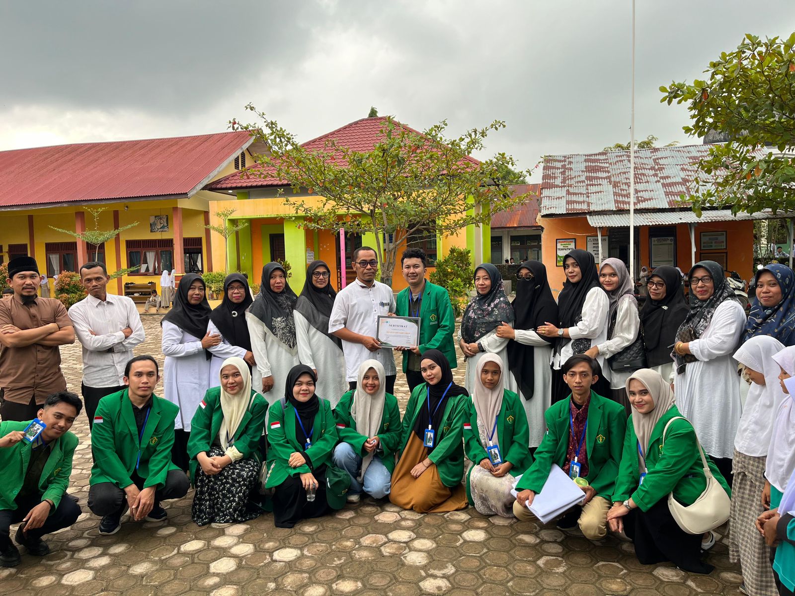 Mahasiswa KKN 136 UNIMAL Gelar Sosialisasi Inspiratif di Sekolah, Tanamkan Semangat Belajar dan Kepedulian Sosial