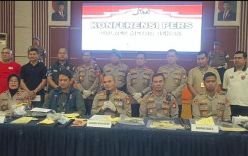 Kapolres Metro Bekasi Pimpin Konferensi Pers Kasus Terkait Pengeroyokan dan Penganiayaan yang Mengakibatkan Kematian di Babelan Bekasi