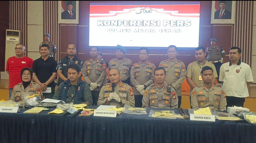 Kapolres Metro Bekasi Pimpin Konferensi Pers Kasus Terkait Pengeroyokan dan Penganiayaan yang Mengakibatkan Kematian di Babelan Bekasi