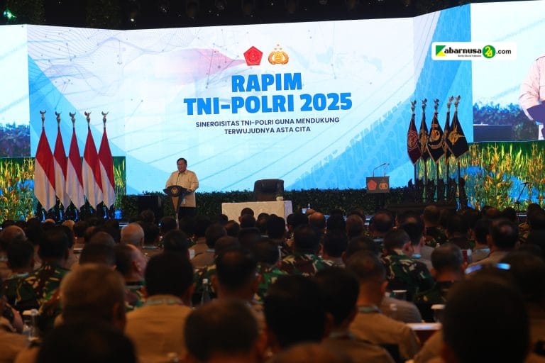 Presiden Prabowo Ingatkan TNI-Polri Harus Mengabdi ke Rakyat dengan Totalitas