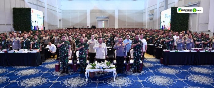 Presiden Prabowo Ingatkan TNI-Polri Harus Mengabdi ke Rakyat dengan Totalitas