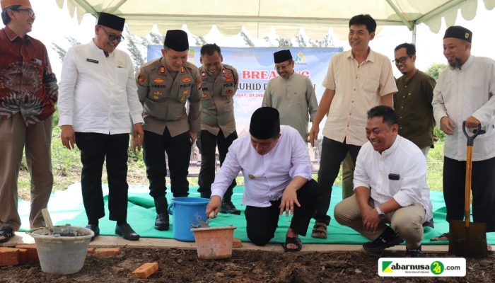 Hadiri Peresmian Pembangunan Masjid At-Tauhid Deltamas 1, Pj Bupati Bekasi Berharap Masjid jadi Manfaat untuk Keagamaan dan Sosial