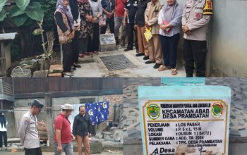 Polsek Penukal Abab Monitoring Pembangunan Los Pasar dan Siring Pipa Bok Yang didanai Melalui Anggaran Dana Desa (DD)