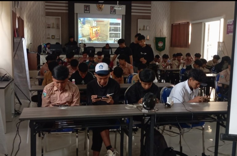 SMAKENSA Gelar Lomba Mobile legends