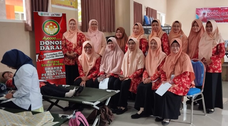 Donor Darah Di SMK Negeri 1 Bondowoso Diikuti 65 Pendonor